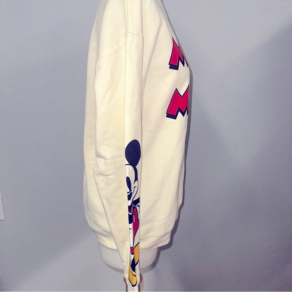 Juniors Disney Mickey and Minnie sweatshirt sz M (7-9) NWT - Picture 7 of 9